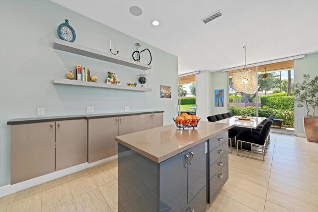 47432 Medina W Drive, Palm Desert CA: https://media.crmls.org/mediaz/ea4c7b15-e8bd-4491-a239-df5ece222b9b.jpg