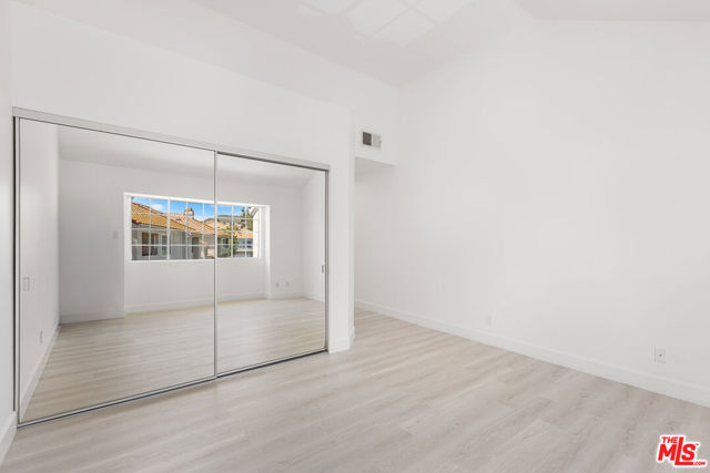 4240 Lost Hills Road, Calabasas CA: https://media.crmls.org/mediaz/ea4c9366-5a2a-4883-adce-7f85b520385f.jpg