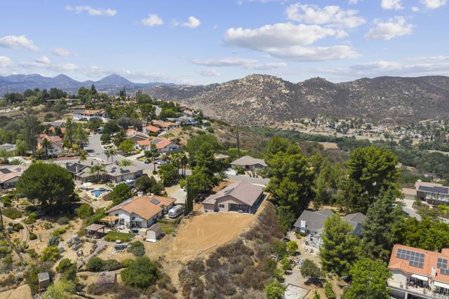 Detail Gallery Image 17 of 20 For 23627 Calistoga Pl, Ramona,  CA 92065 - 3 Beds | 2/1 Baths