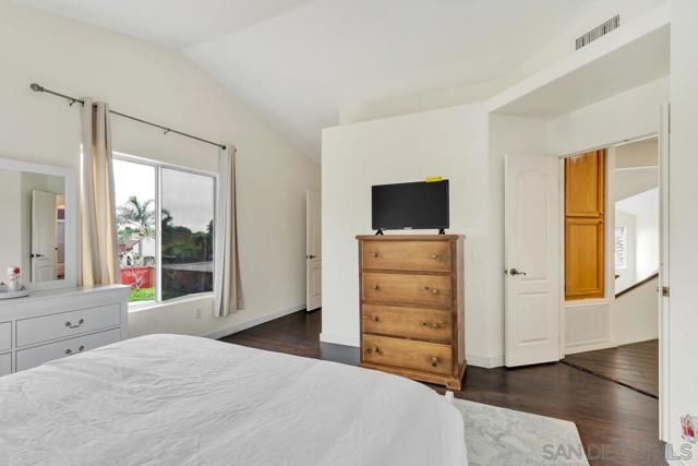 53 Avenida Descanso, Oceanside CA: https://media.crmls.org/mediaz/ea4e0429-516a-4e94-a06d-f6c3d9fc22be.jpg