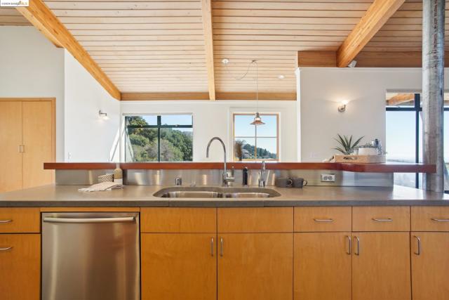 Image 13 of 60 For 110 Gravatt Dr