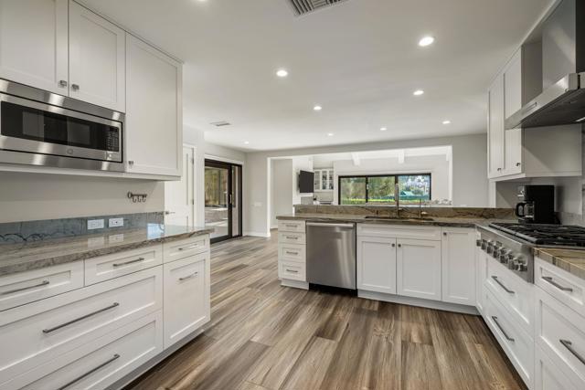 314 Forest Hills Drive, Rancho Mirage CA: https://media.crmls.org/mediaz/ea4e636c-6316-4e05-ae1d-5e959cf56d66.jpg