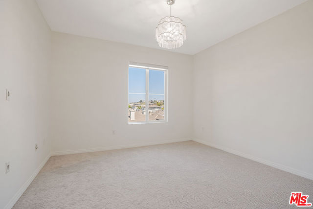 6020 Seabluff Drive, Playa Vista CA: https://media.crmls.org/mediaz/ea4ea5da-18a1-4300-910b-a7700c850bb8.jpg