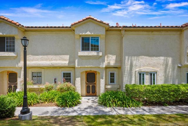 740 Breeze Hill Rd, Vista CA: https://media.crmls.org/mediaz/ea4eedcd-8f36-4b7b-acea-2f4be23f7b26.jpg