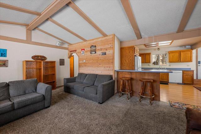 1093 Snow Ridge Road, Big Bear CA: https://media.crmls.org/mediaz/ea4f8ba5-9d1a-4a23-90ae-343e82ebc08d.jpg