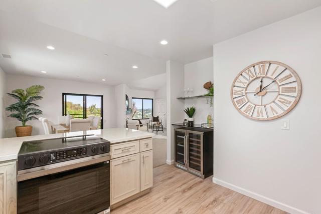 Detail Gallery Image 13 of 42 For 597 via Cantebria, Encinitas,  CA 92024 - 2 Beds | 2/1 Baths