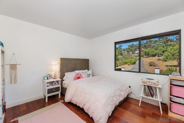 3453 Via Loma Vista, Escondido CA: https://media.crmls.org/mediaz/ea51d9e0-dc29-4796-9910-a546193edc10.jpg