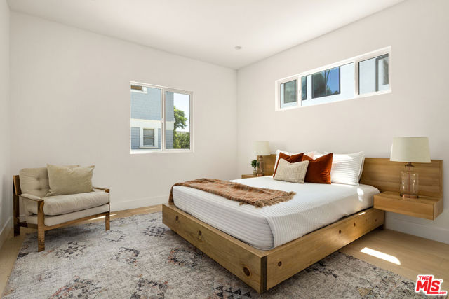 4308 Victoria Park Drive, Los Angeles CA: https://media.crmls.org/mediaz/ea5241b7-e4c4-46d0-8adc-9b20e9f37fc2.jpg