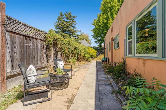806 Seabright Avenue, Santa Cruz CA: https://media.crmls.org/mediaz/ea529c67-0081-442b-acae-873092d3bfe5.jpg
