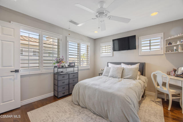 3269 Morning Ridge Avenue, Thousand Oaks CA: https://media.crmls.org/mediaz/ea52dfe5-41eb-47f3-8f4c-f394be9d35b9.jpg