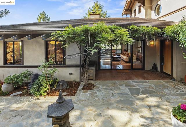 25 Dartmouth Dr, Berkeley CA: https://media.crmls.org/mediaz/ea5424df-1c2a-4c42-afe1-b391dcbd455b.jpg