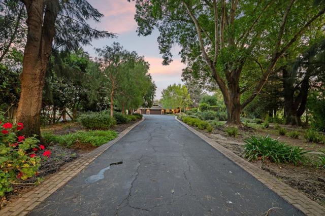 9900 Walter Welsher Court, Gilroy CA: https://media.crmls.org/mediaz/ea544170-bb23-4165-a1b6-fd51e3937ca2.jpg