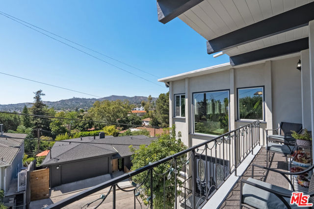 1840 Deloz Avenue, Los Angeles CA: https://media.crmls.org/mediaz/ea546591-6dda-4b1b-a4a8-8c2d801d3a09.jpg
