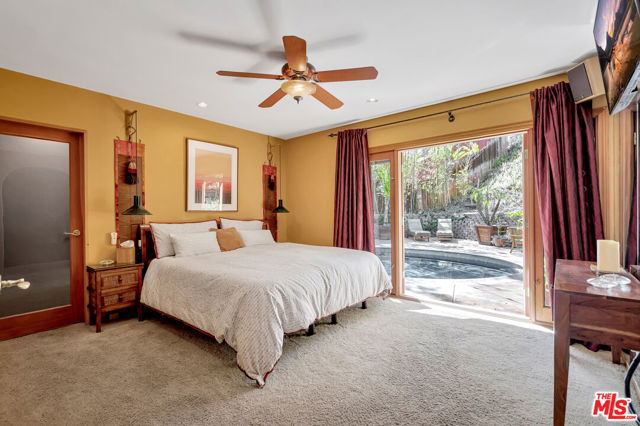 15511 Woodcrest Drive, Sherman Oaks CA: https://media.crmls.org/mediaz/ea54d164-3f7b-4fd6-bdc8-05a63fcec58a.jpg