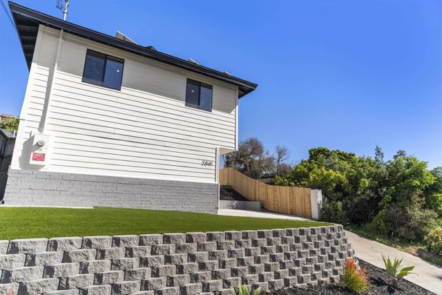 Detail Gallery Image 3 of 72 For 2841 Lloyd Street, San Diego,  CA 92117 - 5 Beds | 3/1 Baths