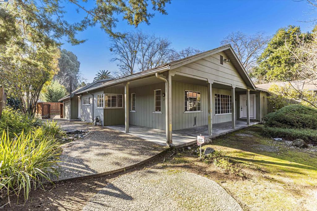 275 Lancaster Rd