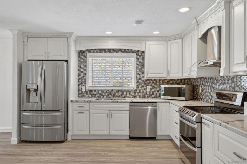 11225 Madrigal St - photo 14