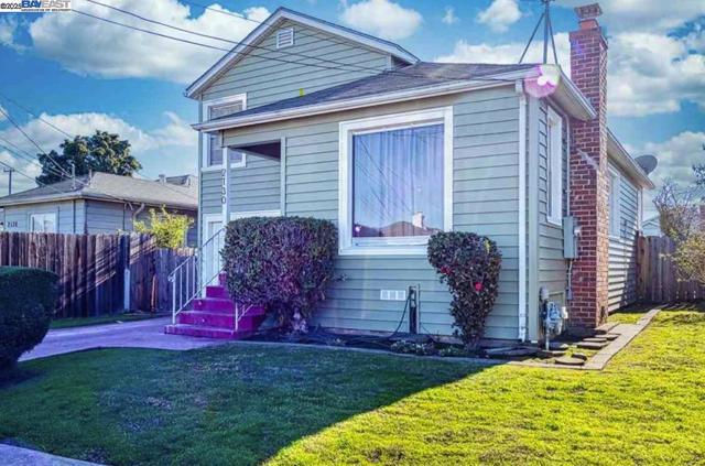2130 102Nd Ave, Oakland CA: https://media.crmls.org/mediaz/ea57018c-bb35-46fb-aba5-164ce2f9f2a0.jpg