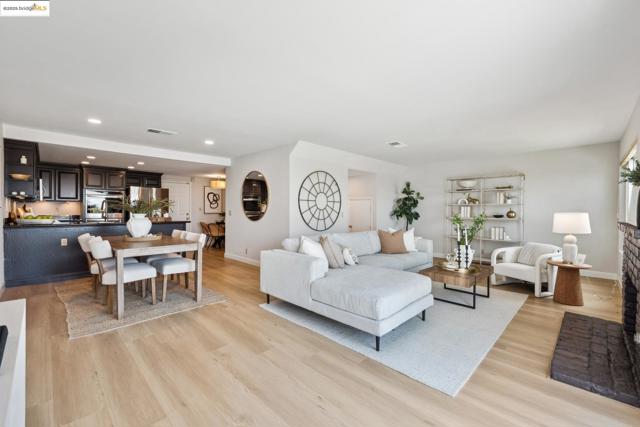93 Thousand Oaks St, Oakland CA: https://media.crmls.org/mediaz/ea57493e-8f59-41f4-8a32-e517dead8cbd.jpg