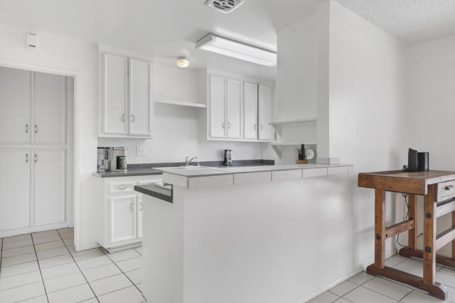 42570 Stephani Circle, Palm Desert CA: https://media.crmls.org/mediaz/ea5780ae-97bd-4f4b-a25a-4e663792af1a.jpg