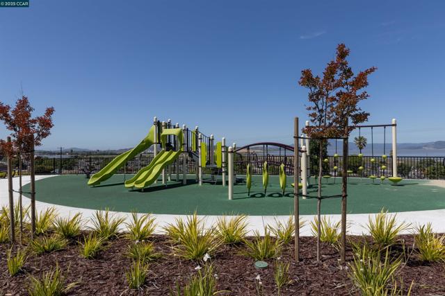 4105 Markovich Ct, Richmond CA: https://media.crmls.org/mediaz/ea578c15-bd47-487e-9202-8d62d695e7de.jpg