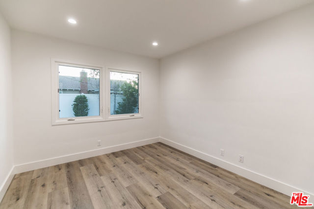 8335 GLADBECK Avenue, Northridge CA: https://media.crmls.org/mediaz/ea58fed8-d613-4da7-81a7-72adcd6bb723.jpg