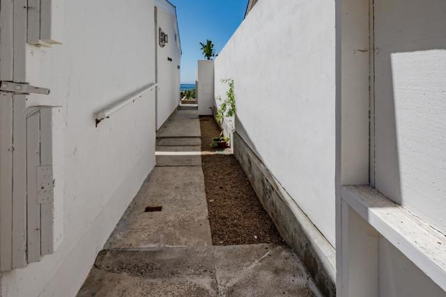 745 Las Olas Drive, Aptos CA: https://media.crmls.org/mediaz/ea592776-5f13-4b13-b52c-5a1470531dc9.jpg