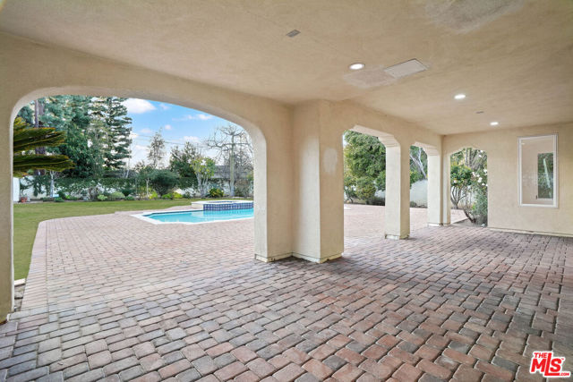 5309 Louise Avenue, Encino CA: https://media.crmls.org/mediaz/ea596e4c-cb9b-45f3-842d-b2fba648c082.jpg