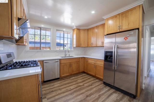 3517 Allendale Ave, Oakland CA: https://media.crmls.org/mediaz/ea5a3016-5f70-49db-8fba-817f83cd3536.jpg