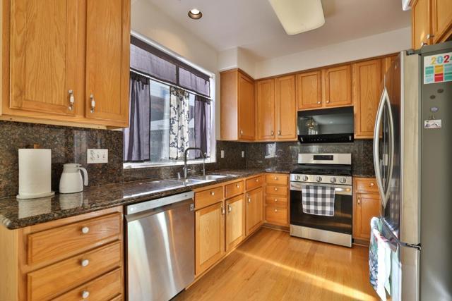 37 Lance Way, Hayward CA: https://media.crmls.org/mediaz/ea5a9d03-934f-4c82-a945-4f458b946669.jpg