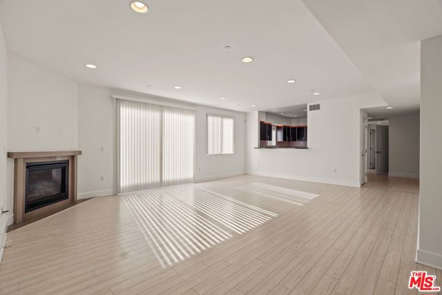 1331 Amherst Avenue, Los Angeles CA: https://media.crmls.org/mediaz/ea5b66ce-e11a-4ba2-94db-51f9809919ee.jpg