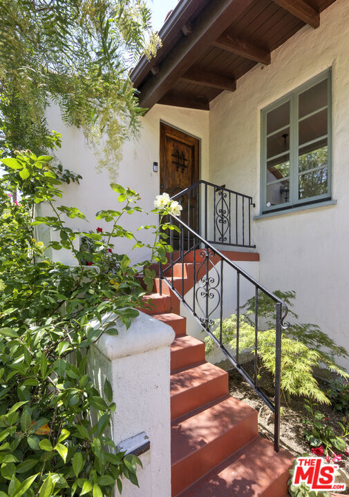2961 Effie Street, Los Angeles CA: https://media.crmls.org/mediaz/ea5bd517-e751-454f-8ba1-353c6fe7a976.jpg