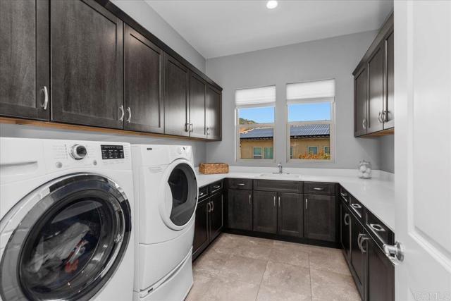 543 Ledge Street, San Marcos CA: https://media.crmls.org/mediaz/ea5c107b-e74f-4112-bdcf-0417dfd80740.jpg