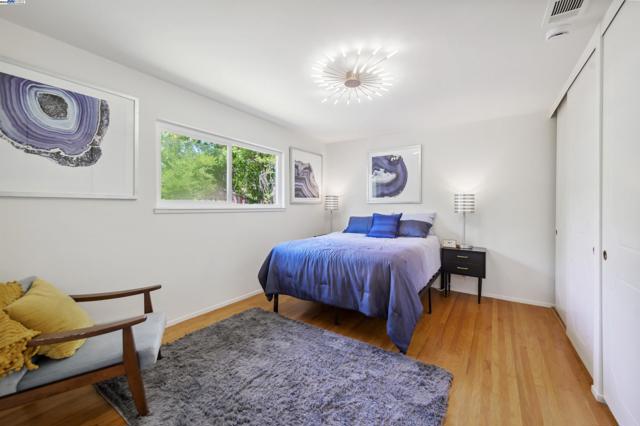 7606 Desertwood Ln, Pleasanton CA: https://media.crmls.org/mediaz/ea5c27a2-6a75-48a0-9567-b72f869eaf92.jpg