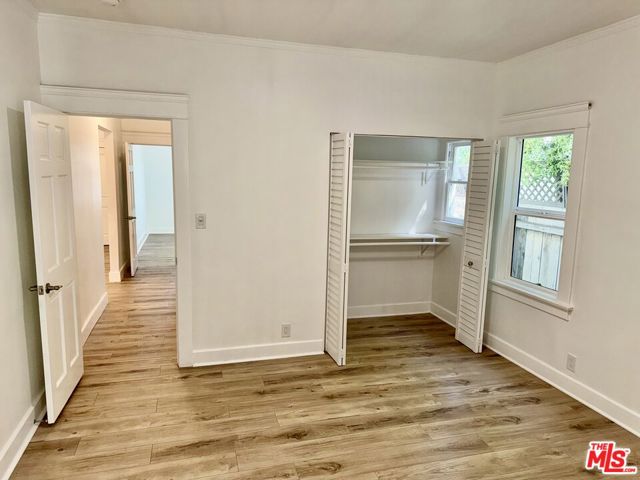 641 N Martel Avenue, Los Angeles CA: https://media.crmls.org/mediaz/ea5c4c26-ba01-49a7-aed8-c5919862fb78.jpg
