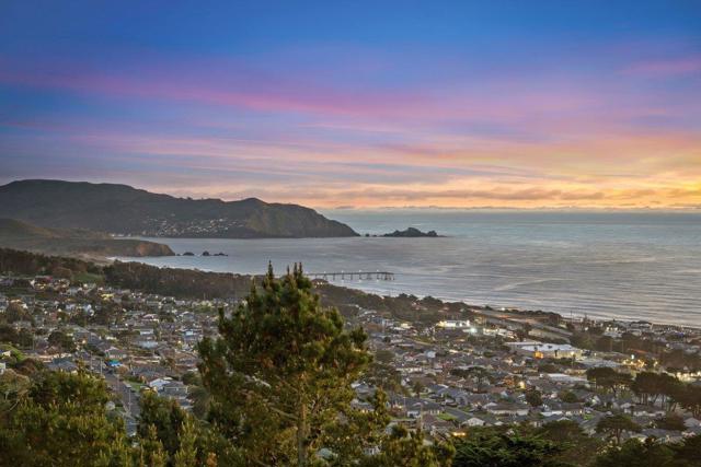 170 Beachview Avenue, Pacifica CA: https://media.crmls.org/mediaz/ea5d3cc8-d1e6-43c4-b6c8-2b4ebdae327b.jpg