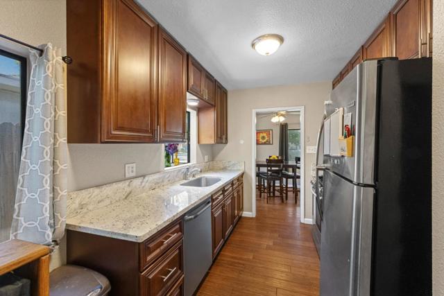 312 Oakshire Avenue, Modesto CA: https://media.crmls.org/mediaz/ea5d6d75-2f81-414c-94e1-e9287a1d7754.jpg