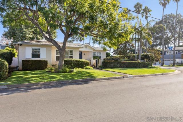 903 Moana Dr, San Diego CA: https://media.crmls.org/mediaz/ea5dfa97-948e-4503-a7c1-6b37a7f054b6.jpg