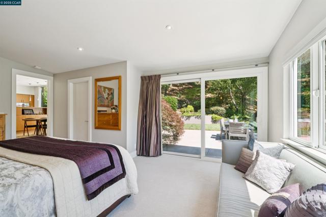 10 ICHABOD LANE, Orinda CA: https://media.crmls.org/mediaz/ea5e012d-2c26-4058-afdf-501ef20b192a.jpg