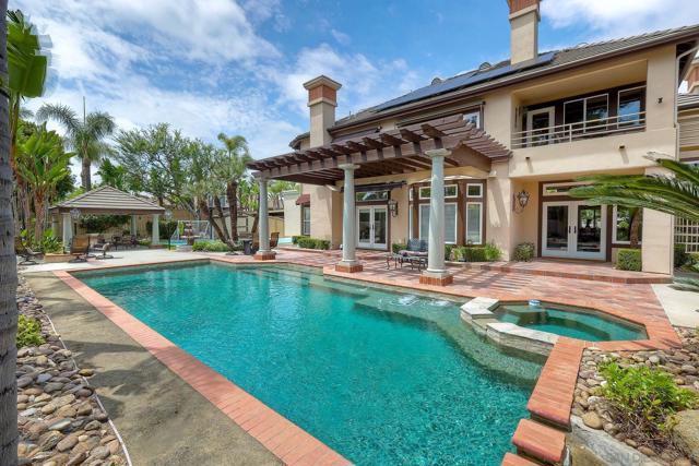 16879 Saint Andrews Drive, Poway CA: https://media.crmls.org/mediaz/ea5e2e1a-91a0-4d4c-8d5d-6c1c23a2095d.jpg