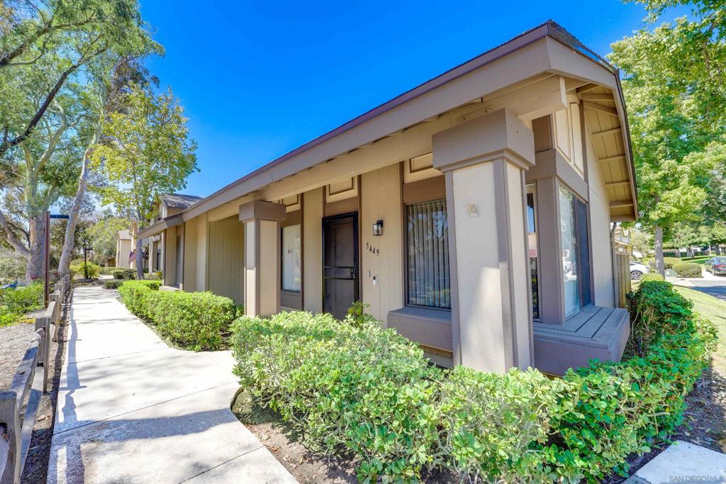 5449 Escarchosa Lane