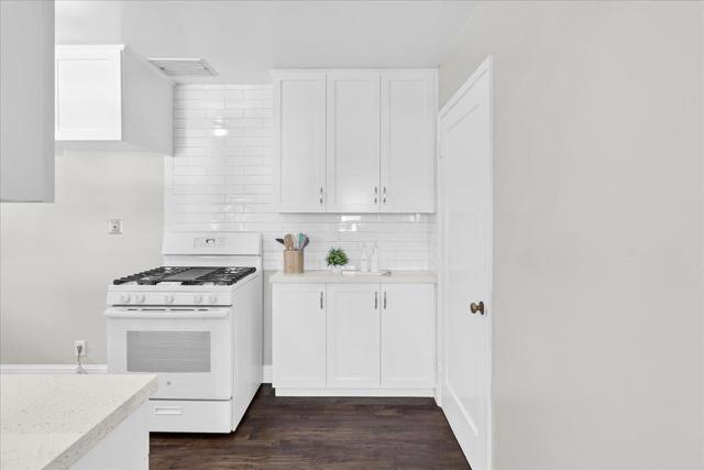 553 Line Street, Hollister CA: https://media.crmls.org/mediaz/ea5f0031-c2b9-40af-a68f-23c02c164d4a.jpg