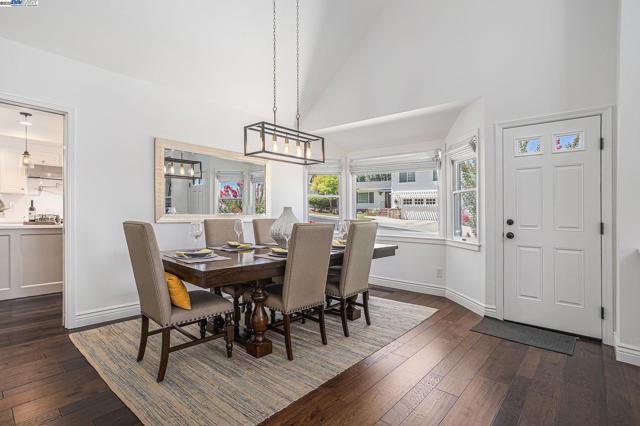 3868 Orion Ct, Pleasanton CA: https://media.crmls.org/mediaz/ea5f13ff-4574-4b4d-9084-0b6cfeefcf45.jpg