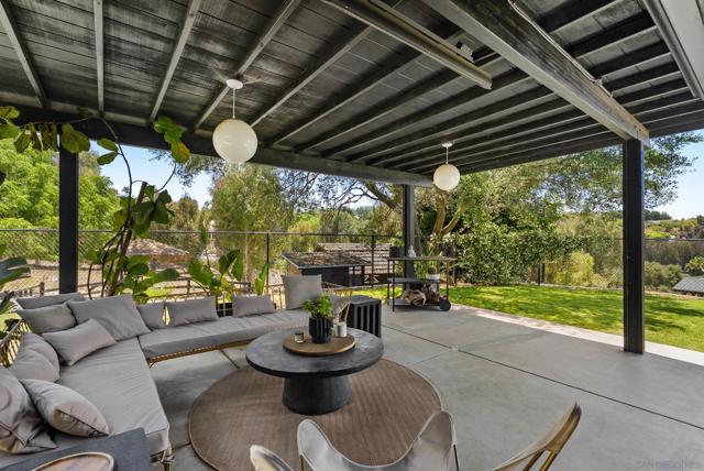 3860 Las Flores, Fallbrook CA: https://media.crmls.org/mediaz/ea60c967-79ce-44d2-9318-475c56f06131.jpg