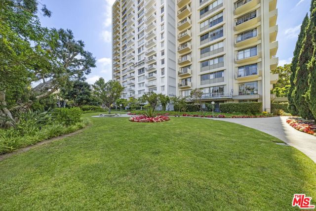 2170 Century Park East, Los Angeles CA: https://media.crmls.org/mediaz/ea611083-f9f7-4cf3-aa25-526f49fa7421.jpg