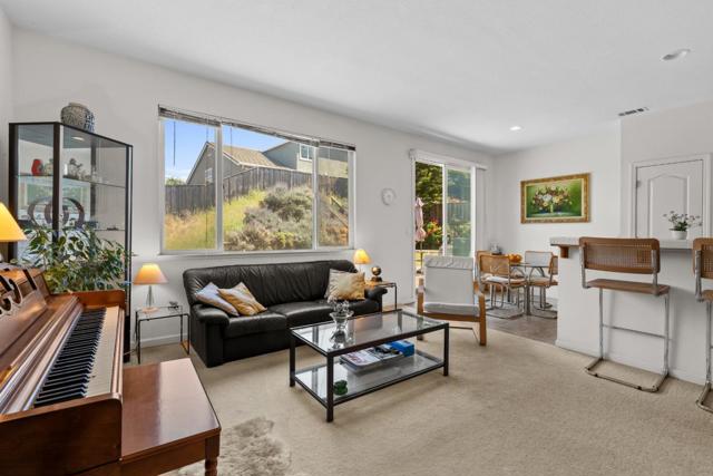 1085 Oakpoint Drive, Bay Point CA: https://media.crmls.org/mediaz/ea611a77-ae55-4812-a7d0-54903b8c385b.jpg