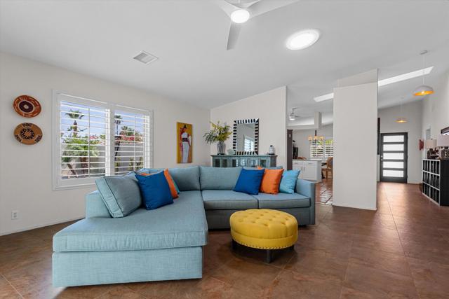 Image 10 of 38 For 52505 Avenida Alvarado