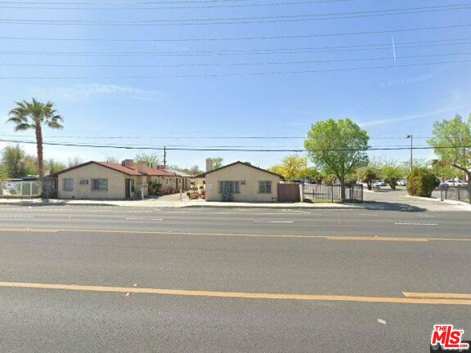 44641 10th Street, Lancaster, CA 93534