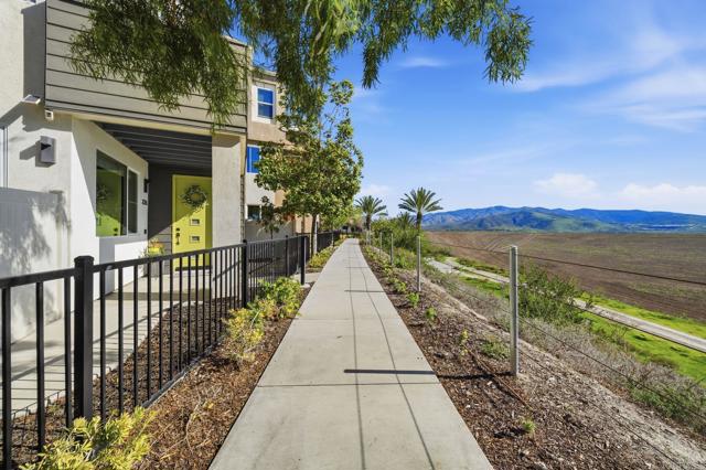 Detail Gallery Image 3 of 72 For 2056 Callisto Terrace, Chula Vista,  CA 91915 - 3 Beds | 3/1 Baths