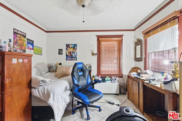 128 N St Andrews Place, Los Angeles CA: https://media.crmls.org/mediaz/ea627001-7713-4d1b-a2a9-7f9a9302649e.jpg